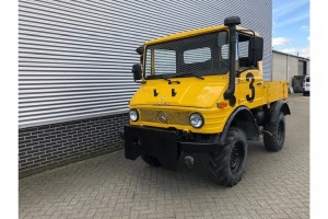 Mercedes-Benz Unimog 407 In perfecte staat met landbouwkenteken