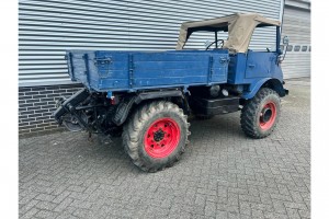 Mercedes-Benz Unimog 411 Bosbouw lieren voor en achter