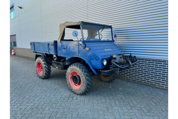 Mercedes-Benz Unimog 411 Bosbouw lieren voor en achter